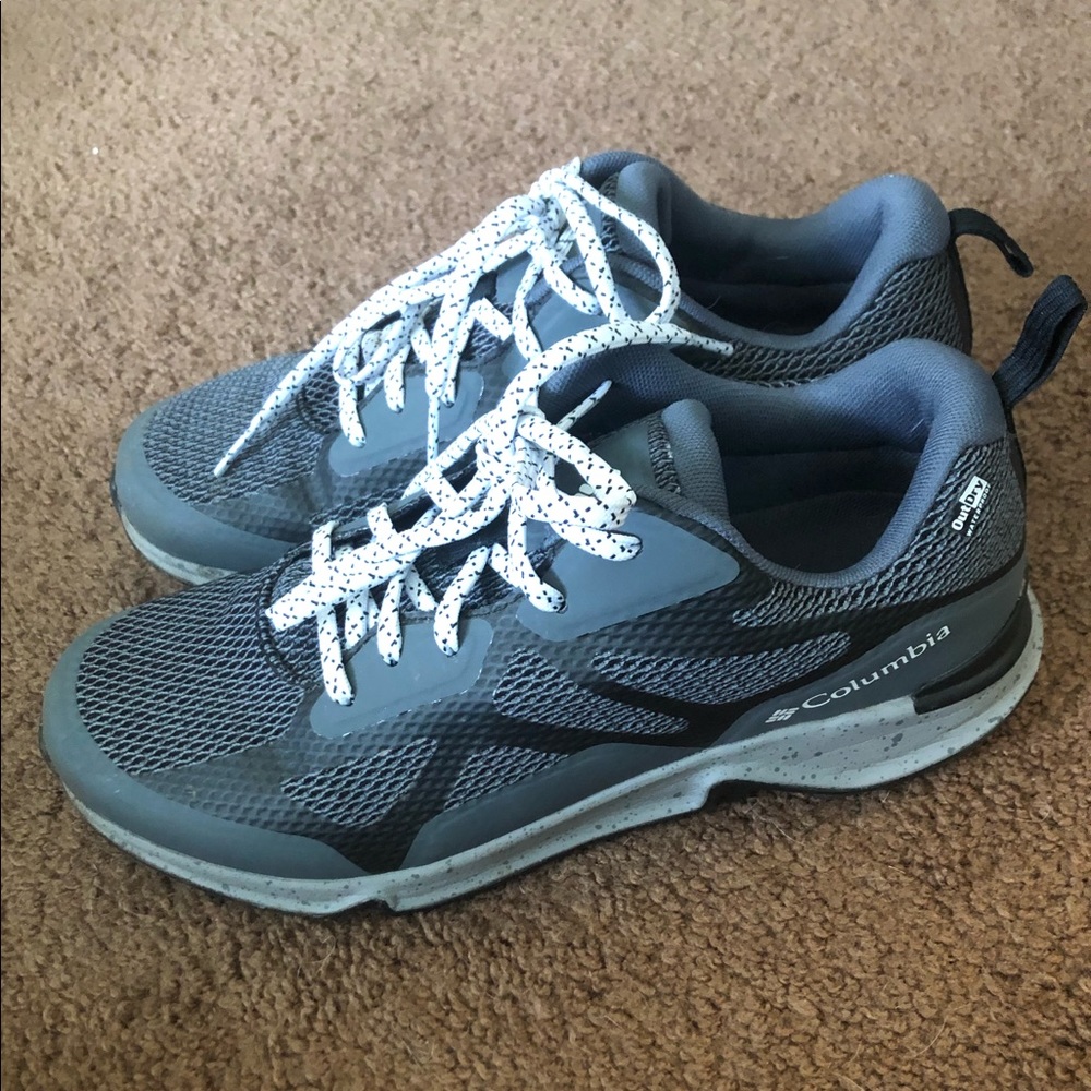 Columbia Waterproof Hiking sneakers 9.5